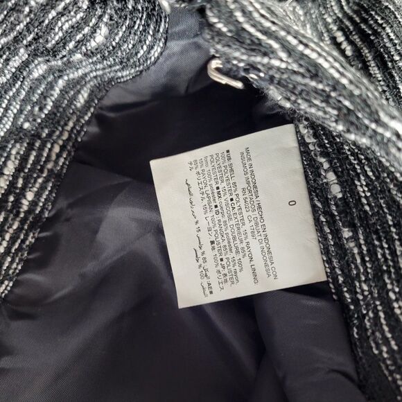 BRAND NEW WOMEN"S OLD NAVY SHORT - Picture 5 of 16